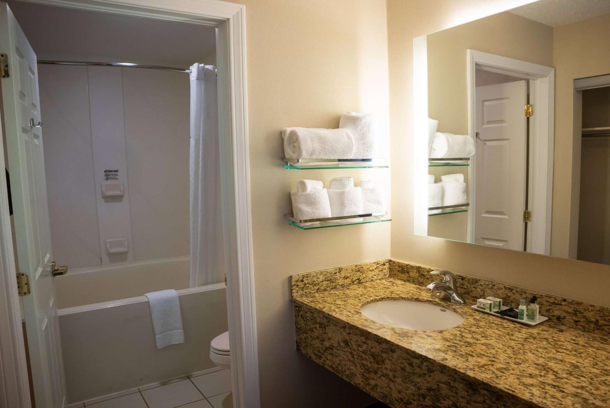Hawthorn Suites By Wyndham Erie Kearsarge Екстер'єр фото