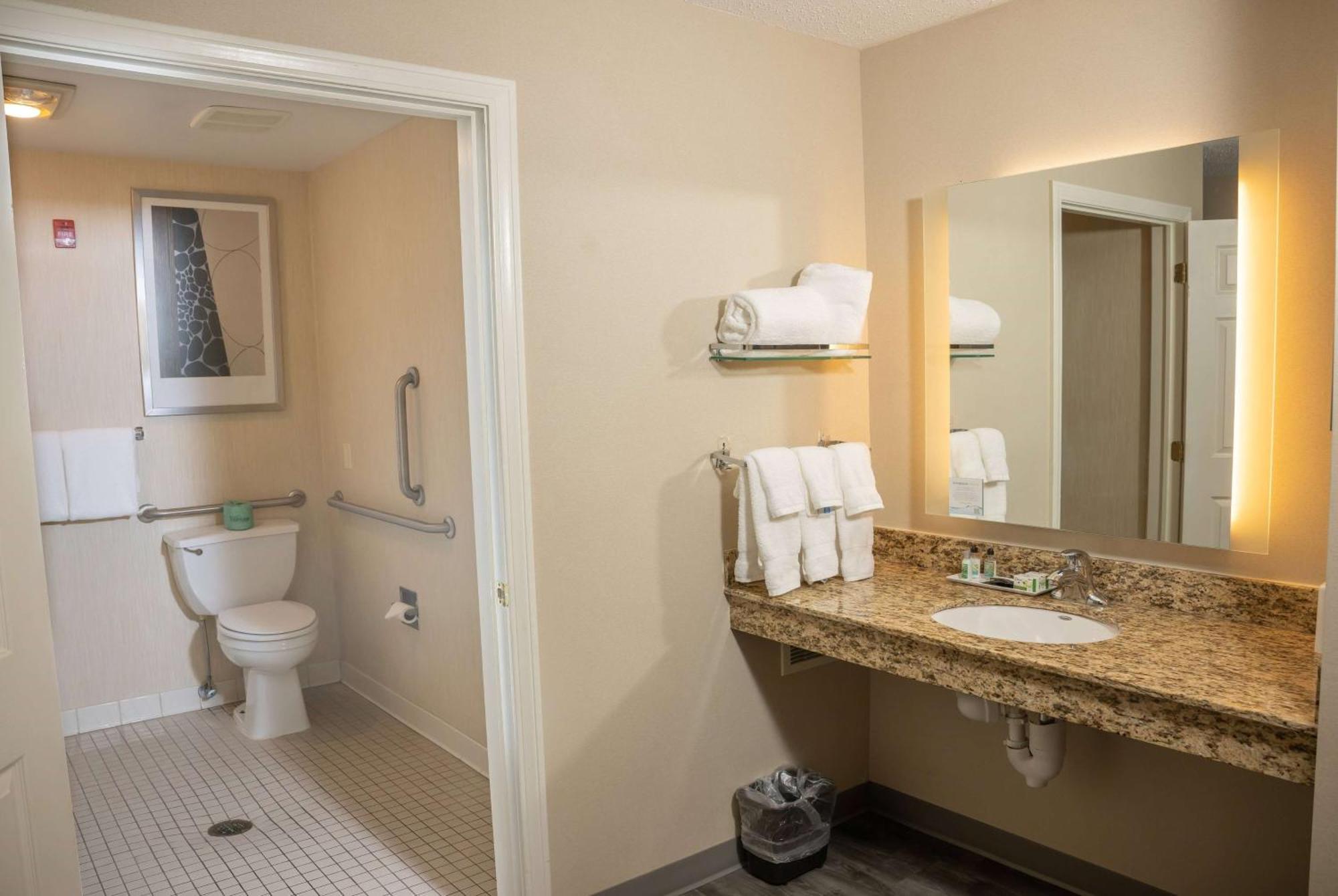 Hawthorn Suites By Wyndham Erie Kearsarge Екстер'єр фото