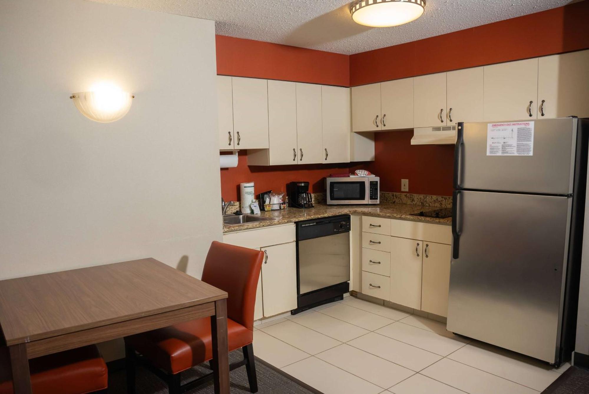 Hawthorn Suites By Wyndham Erie Kearsarge Екстер'єр фото